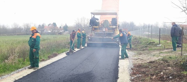 Асфалтирање у Трстеници