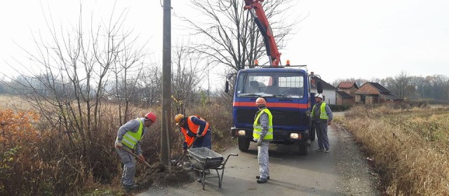 Јавна расвета у Пољанама